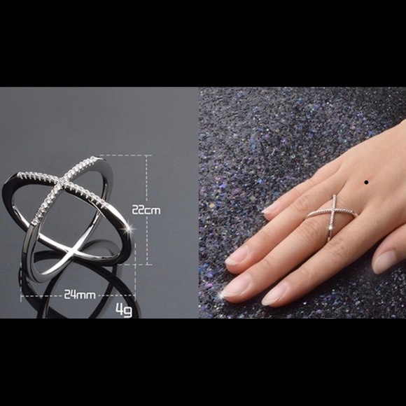 Ring 925S  W NATURAL WHITE TOPAZ CRYSTALS. Cute! - Picture 2 of 2